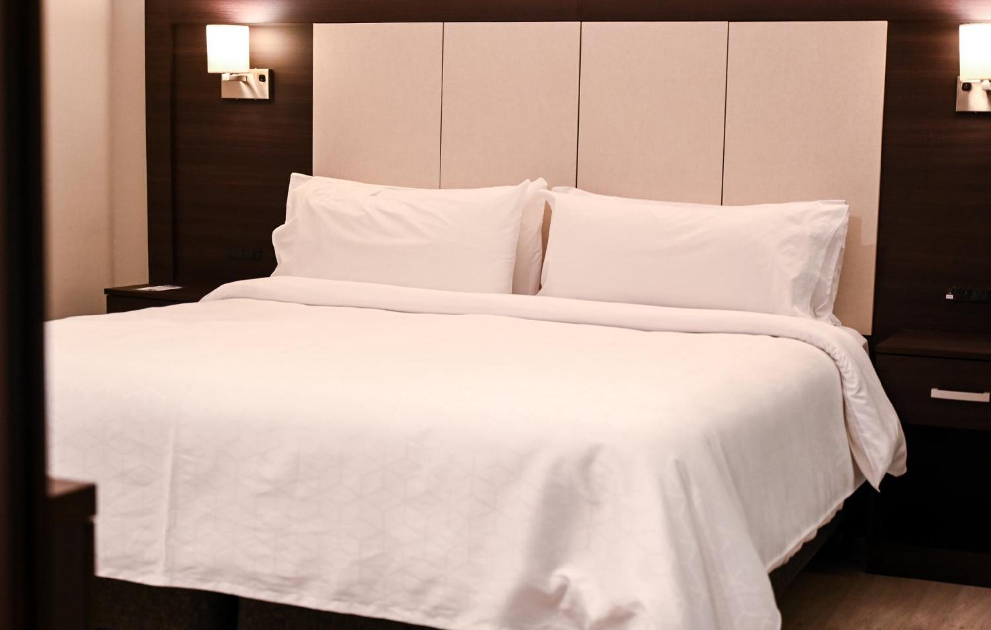 Holiday Inn Express Rosario By Ihg Екстериор снимка