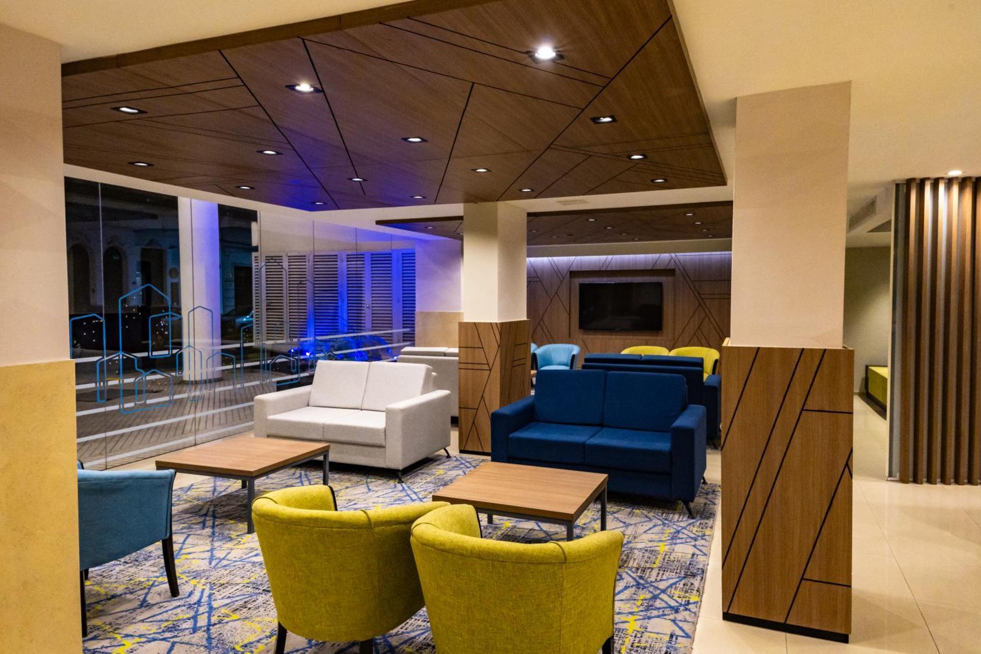 Holiday Inn Express Rosario By Ihg Екстериор снимка