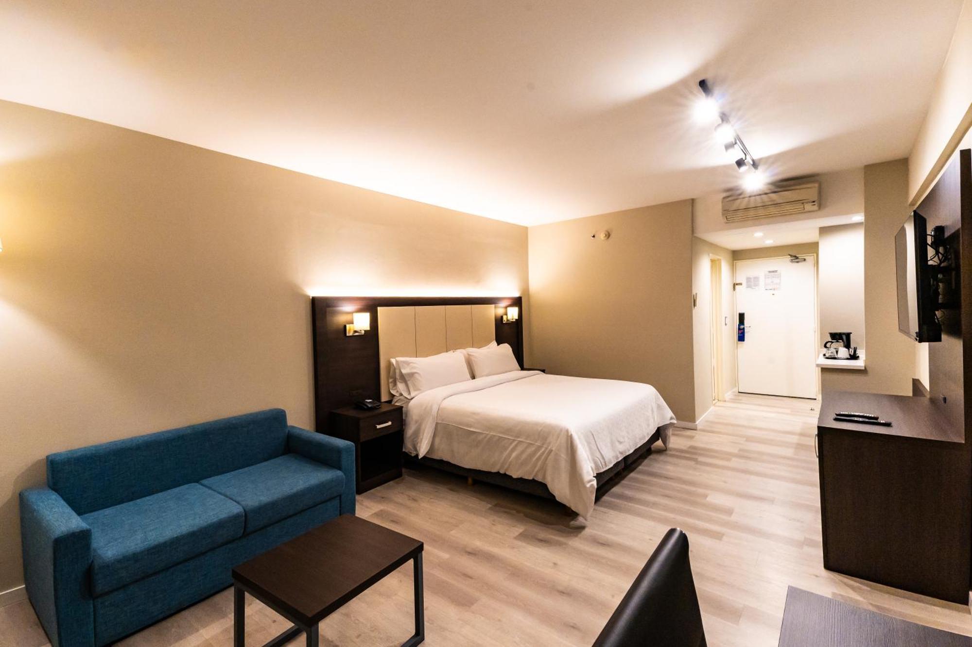 Holiday Inn Express Rosario By Ihg Екстериор снимка