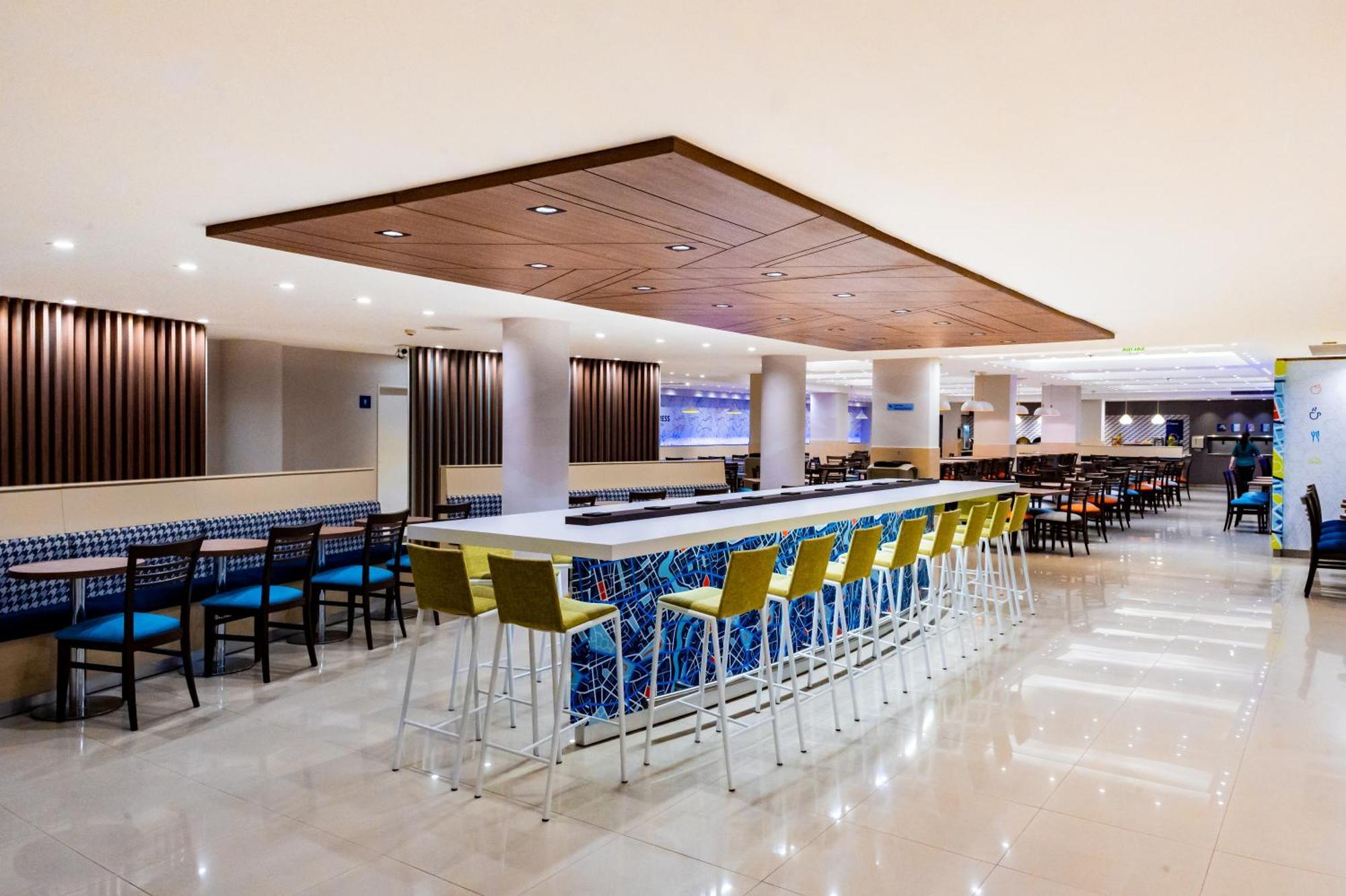 Holiday Inn Express Rosario By Ihg Екстериор снимка