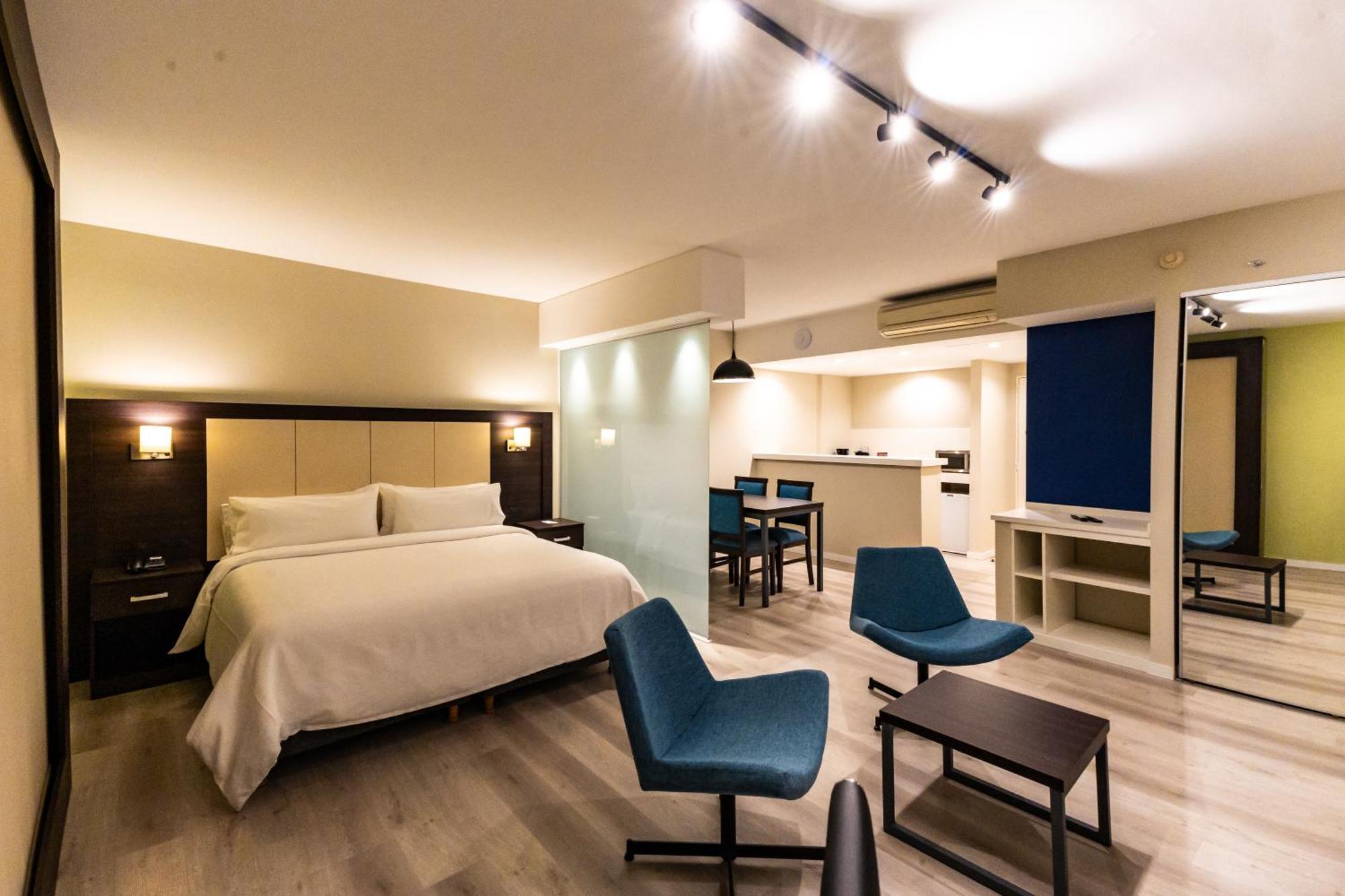 Holiday Inn Express Rosario By Ihg Екстериор снимка