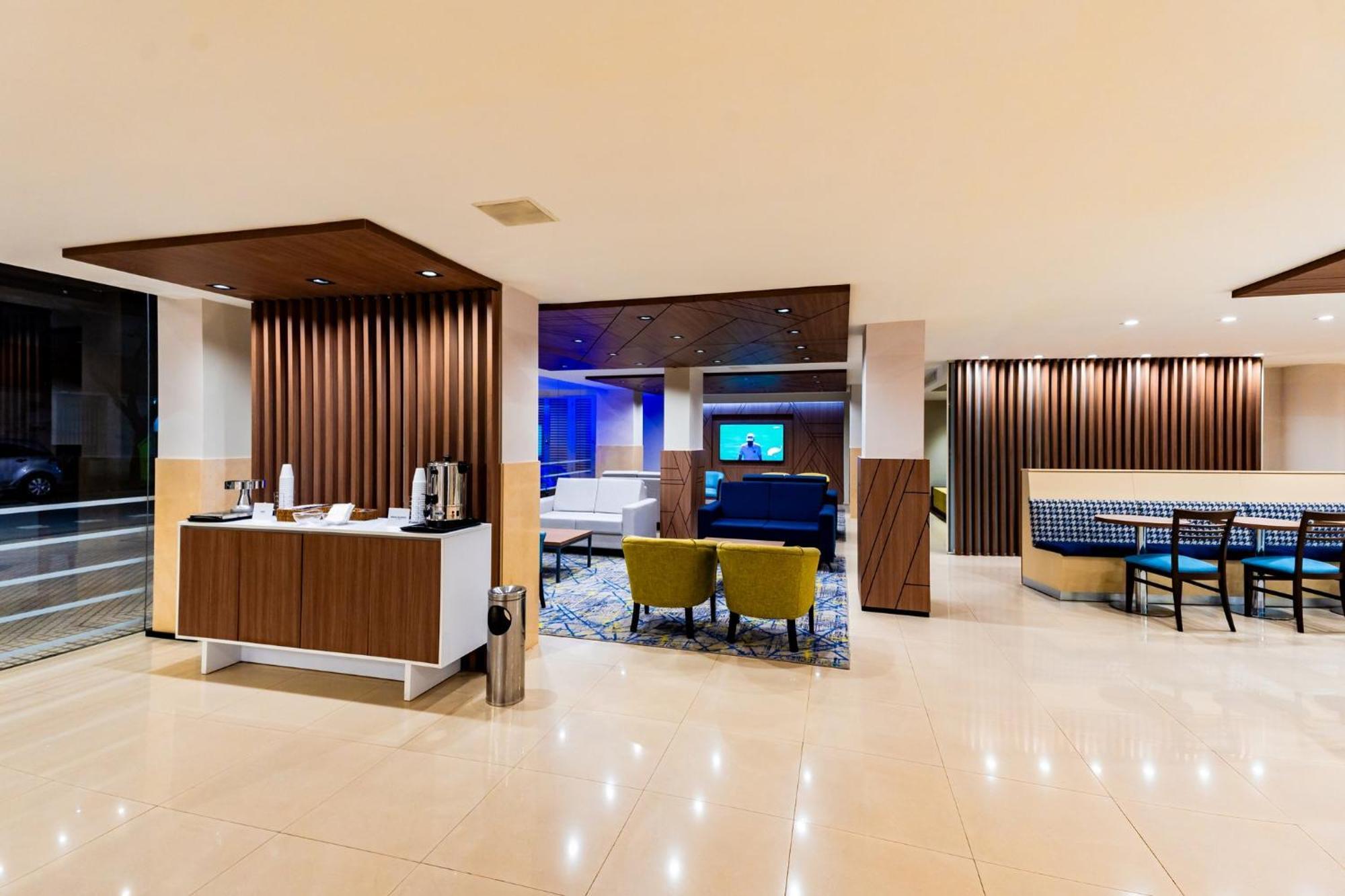 Holiday Inn Express Rosario By Ihg Екстериор снимка