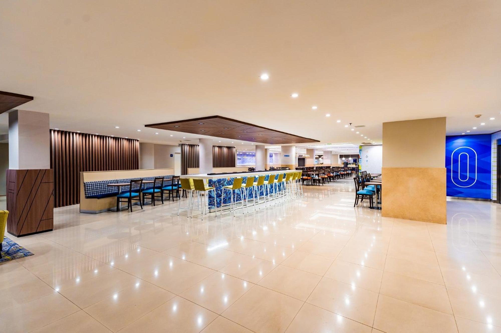 Holiday Inn Express Rosario By Ihg Екстериор снимка