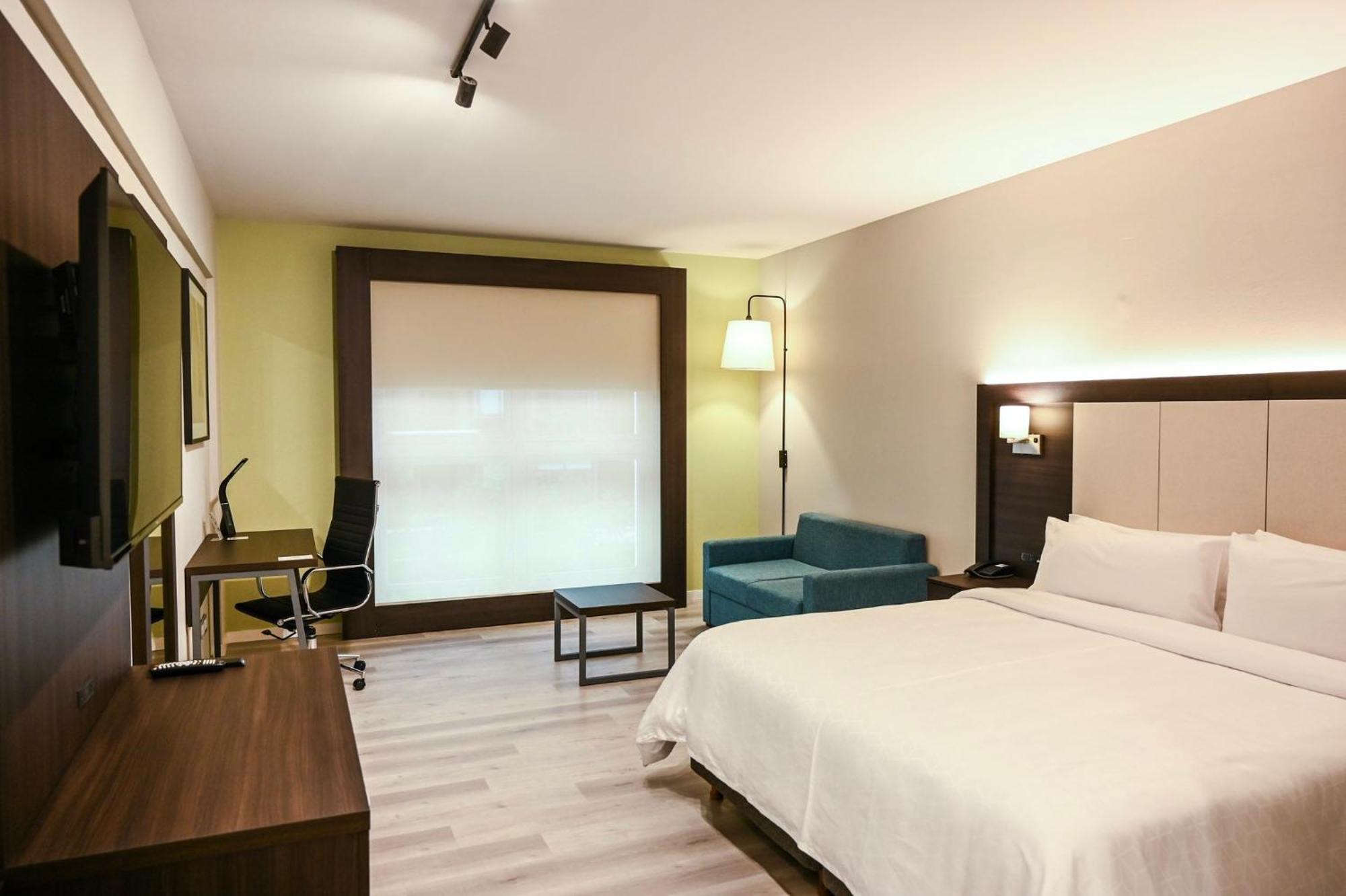 Holiday Inn Express Rosario By Ihg Екстериор снимка