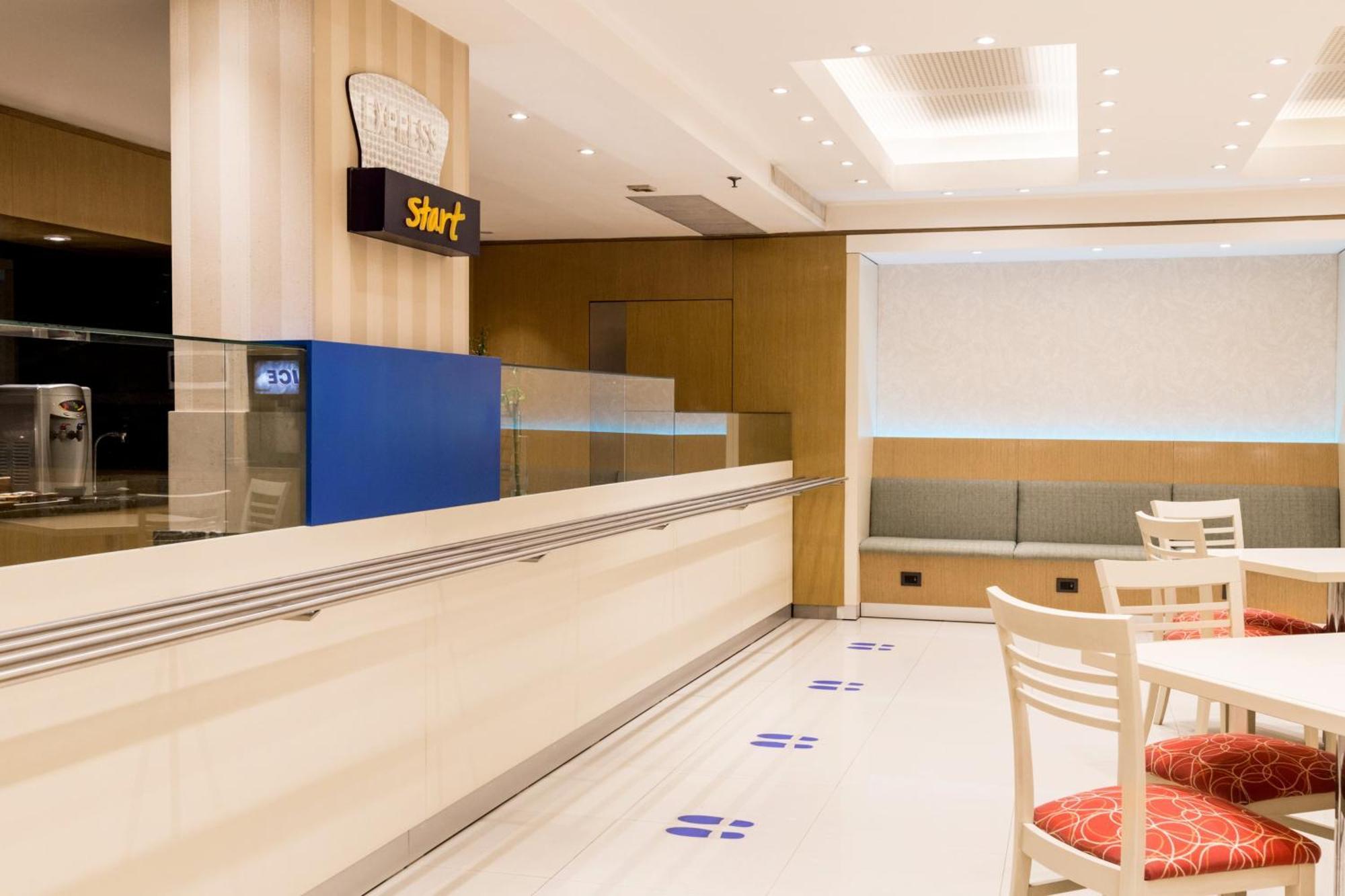 Holiday Inn Express Rosario By Ihg Екстериор снимка
